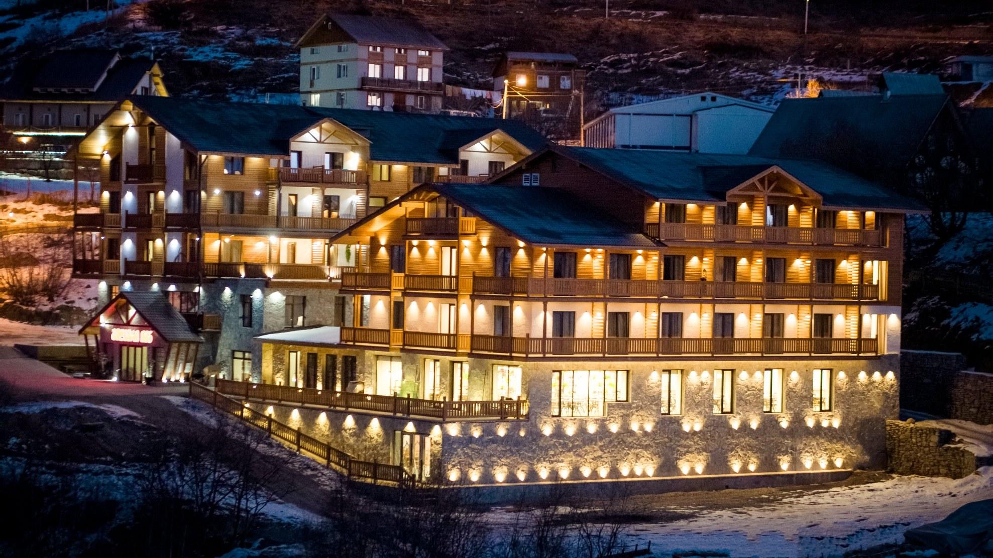 Gudauri Inn エクステリア 写真 The hotel complex at the resort