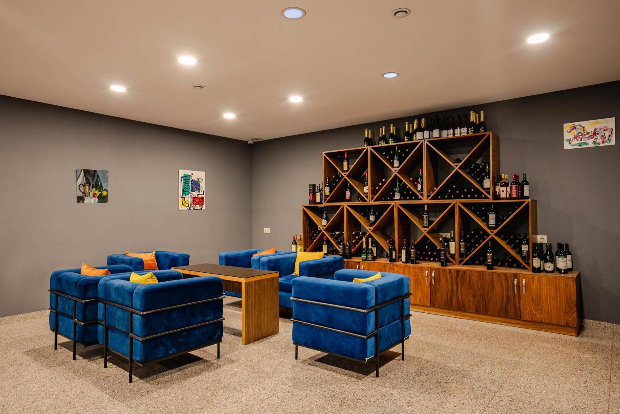 Gudauri Inn エクステリア 写真 Wine tasting room