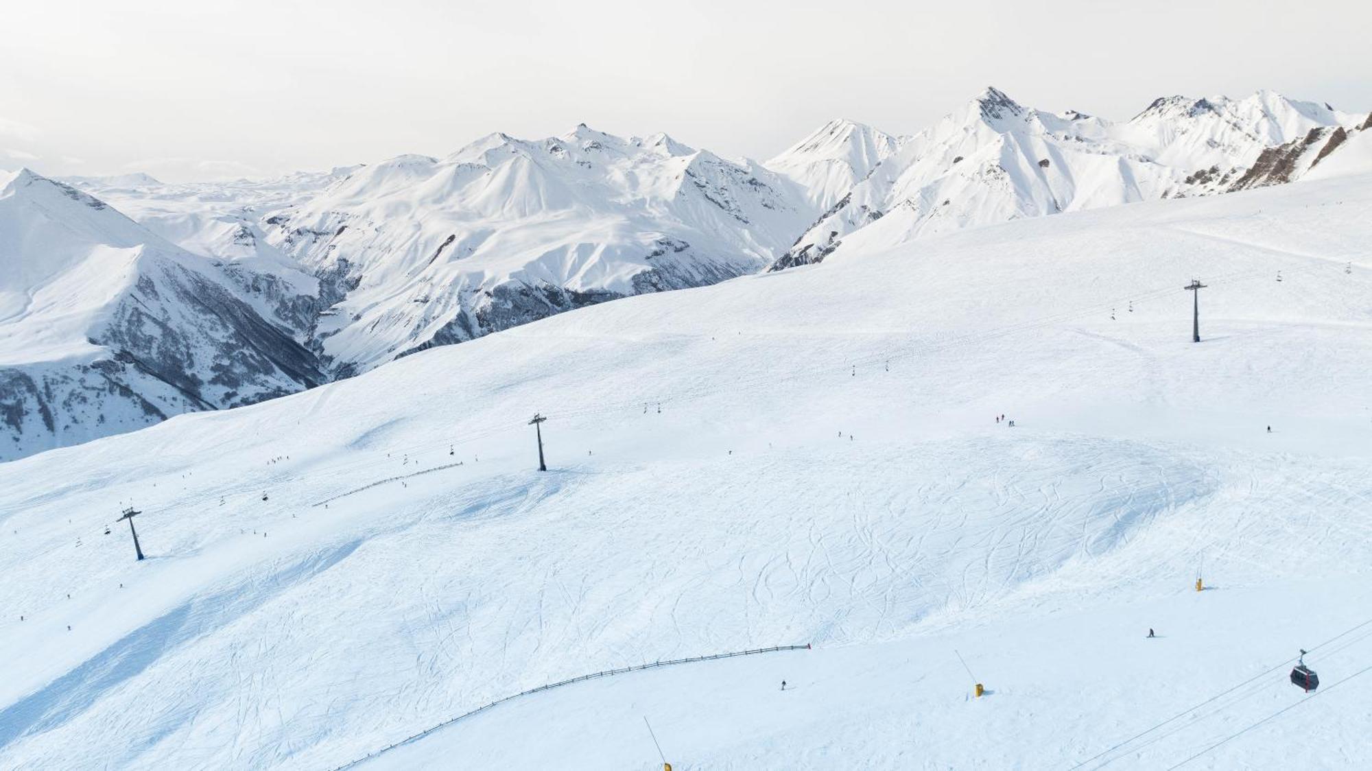 Gudauri Inn エクステリア 写真 The ski resort of Val Thorens