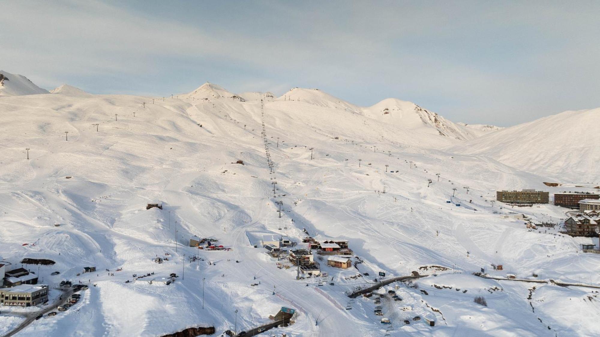 Gudauri Inn エクステリア 写真 The ski resort of Val Thorens